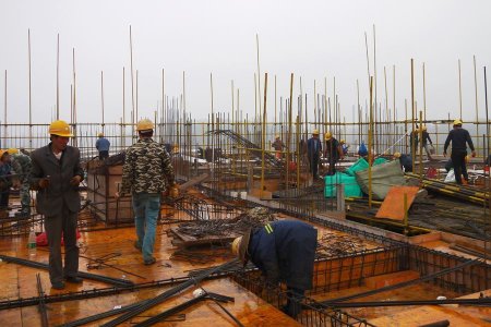 广西建筑模板在混合混凝土工程中的应用